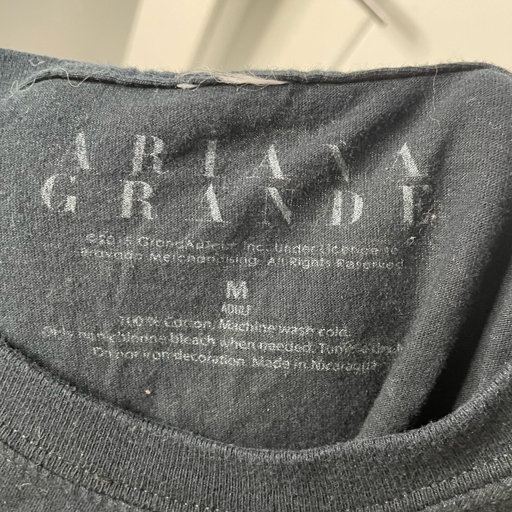 Ariana Grande The Honeymoon Tour 2015 North American Black M Short Sleeve Shirt - Picture 3 of 3